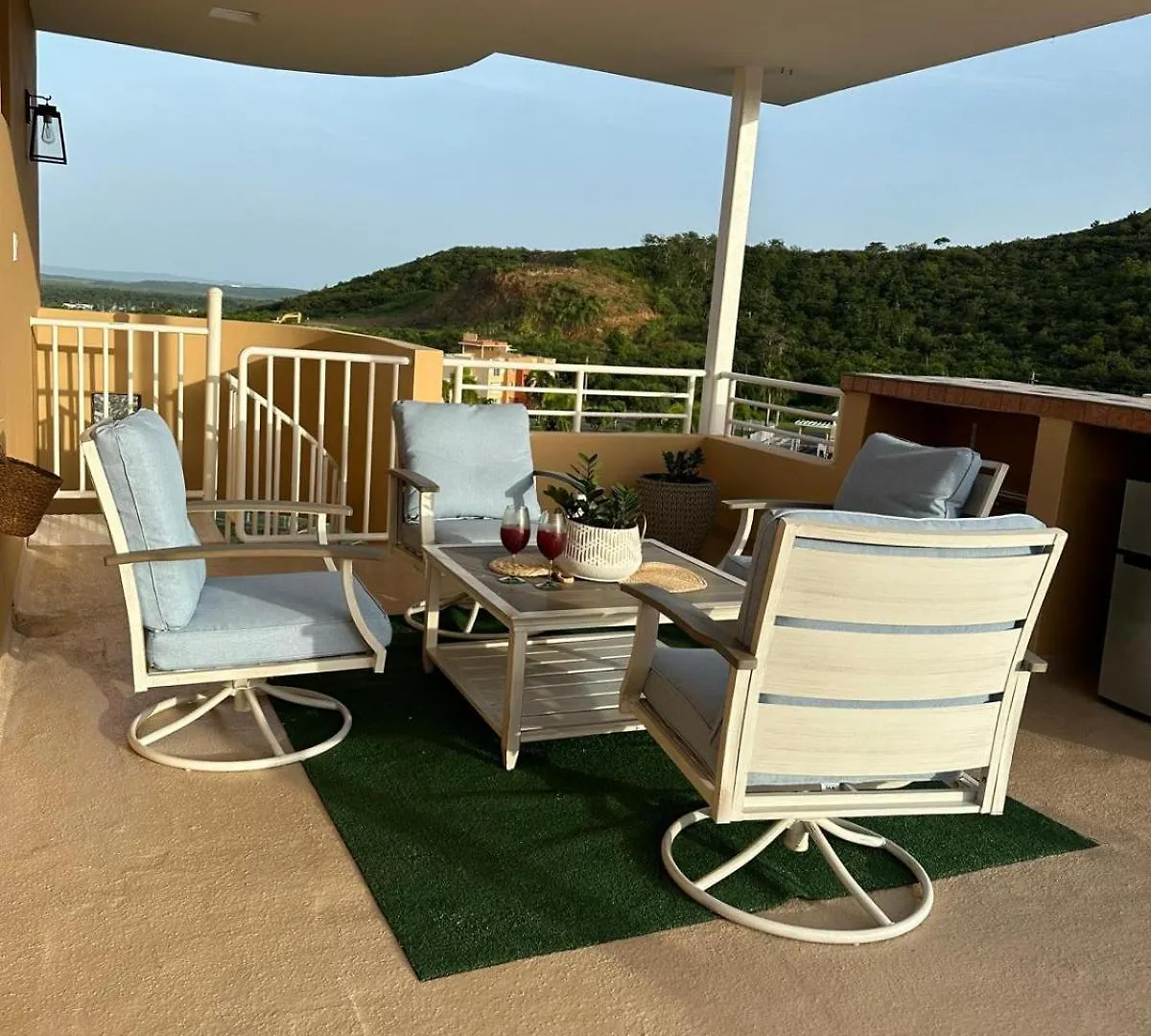 Pearl Of The East In Ceiba With Ocean View And Private Rooftop Santa Maria