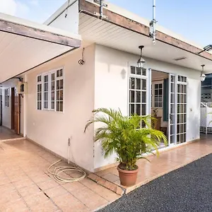 https://chaine-lodge-petite-maison-a-3-min-de-aeroport.frenchpolynesia-hotels.com